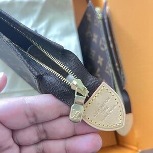 Louis Vuitton Pouch 15 NEW Fuchsia interior